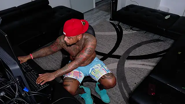 SLANGONDEMHOES online show from April 15, 1:12 am