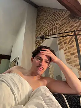 dock 75 online show from November 12, 8:37 am