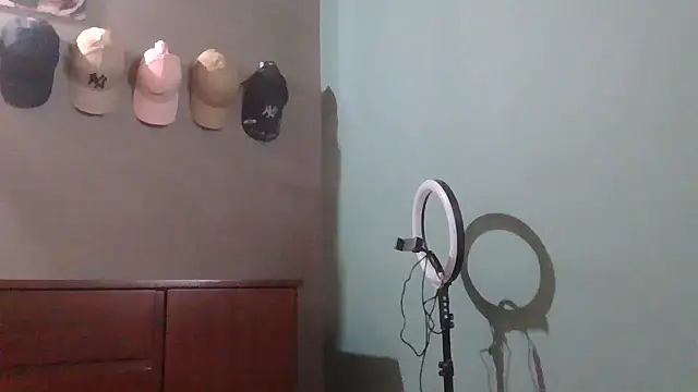 Pocahontas tw online show from November 11, 1:44 pm