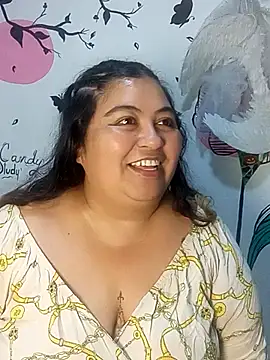 curvy diva  online show from November 22, 11:20 am