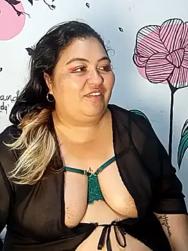 curvy diva  online show from January 17, 12:32 pm