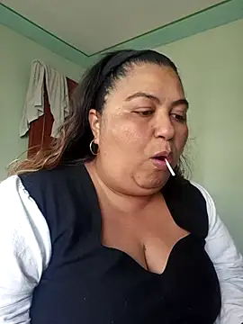 curvy diva  online show from March 13, 7:31 pm