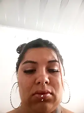 Snapshot of snow_belle chatting on October 20, 8:20 pm snow belle online show from October 20, 8:20 pm