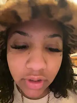 StylishEchium online show from November 26, 7:59 pm