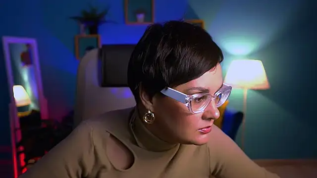 LauraDavidsons online show from October 19, 4:29 pm