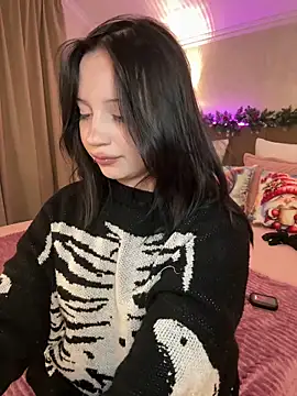 YourLittleDevil online show from December 21, 1:40 pm