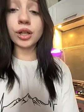 YourLittleDevil online show from April 23, 12:29 pm