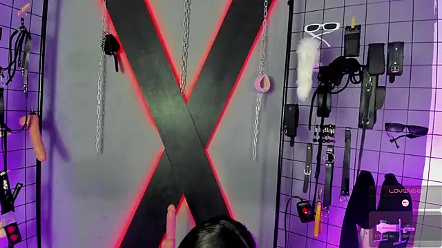 MissKara Ariana bdsm online show from November 27, 10:39 am