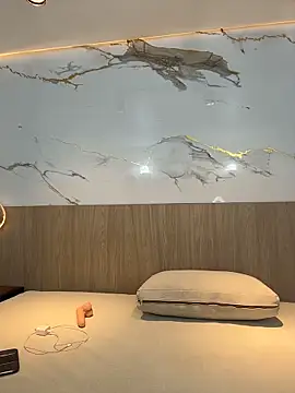 emily browne online show from December 17, 7:20 pm