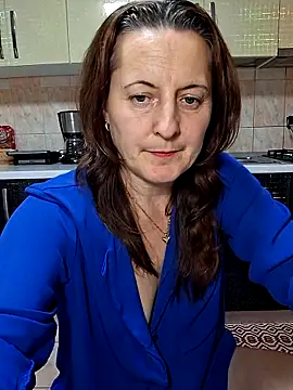 Fluturas2 online show from November 15, 9:11 pm