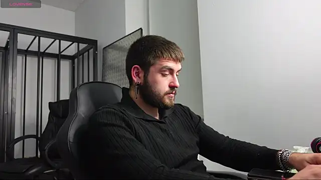 Snapshot of Mike_Platano chatting on October 7, 7:11 pm Mike Platano online show from October 7, 7:11 pm