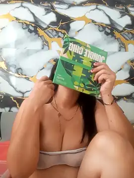 Snapshot of Alisson_Morgann chatting on November 30, 1:04 pm Alisson Morgann online show from November 30, 1:04 pm