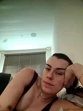 Snapshot of Carolinemiam chatting on March 5, 11:50 am Carolinemiam online show from March 5, 11:50 am