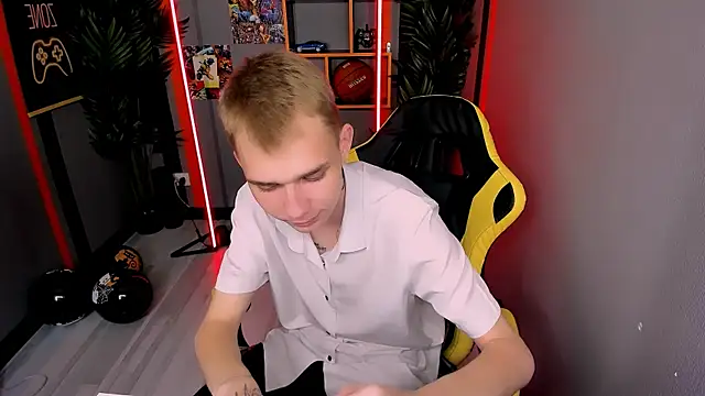 Snapshot of TimBlaks chatting on November 5, 9:48 pm TimBlaks online show from November 5, 9:48 pm