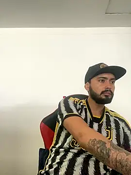 Snapshot of cristopher_wallacee chatting on October 6, 8:39 pm cristopher wallacee online show from October 6, 8:39 pm