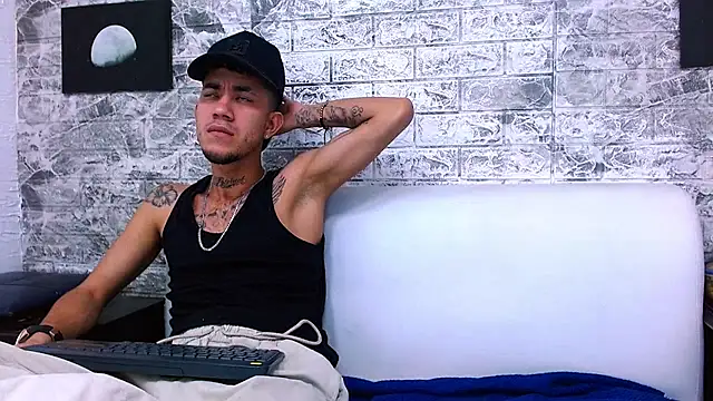 tattoos22 online show from November 30, 11:47 am