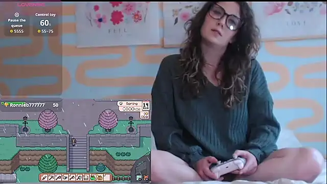 Snapshot of EllieMelts chatting on March 14, 2:55 pm EllieMelts online show from March 14, 2:55 pm