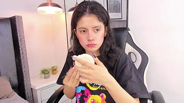 Snapshot of Miyu_Komori chatting on February 17, 12:45 pm Miyu Komori online show from February 17, 12:45 pm