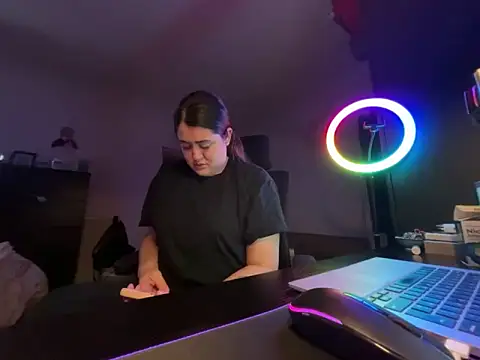 Snapshot of Prill940 chatting on February 2, 7:18 am Prill940 online show from February 2, 7:18 am