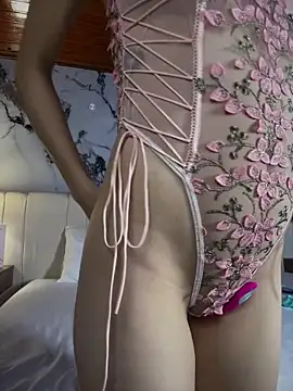 AmmyThompson   online show from June 4, 11:27 am