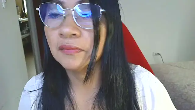 Snapshot of LissafeetHott chatting on February 7, 8:23 pm LissafeetHott online show from February 7, 8:23 pm