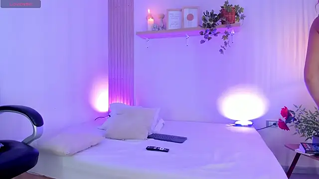 Cristalfoxy  online show from December 19, 6:59 pm