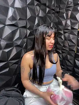 Snapshot of lil_charme chatting on September 9, 10:09 pm lil charme online show from September 9, 10:09 pm