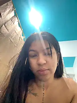 Snapshot of lil_charme chatting on October 24, 2:02 pm lil charme online show from October 24, 2:02 pm