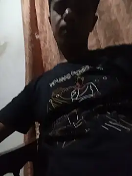 Snapshot of lahiruwi chatting on July 25, 5:32 pm lahiruwi online show from July 25, 5:32 pm