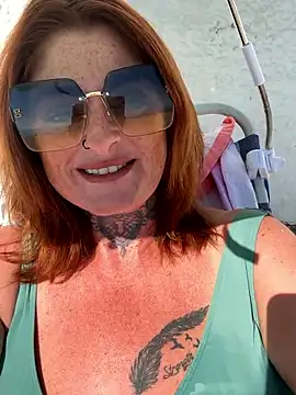 Snapshot of IrishmilfAnna chatting on October 19, 10:27 am IrishmilfAnna online show from October 19, 10:27 am