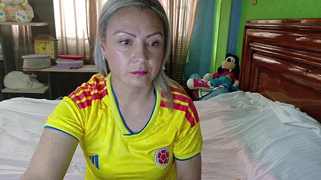 Snapshot of _Charlize_theron_ chatting on June 27, 9:09 pm Charlize theron online show from June 27, 9:09 pm