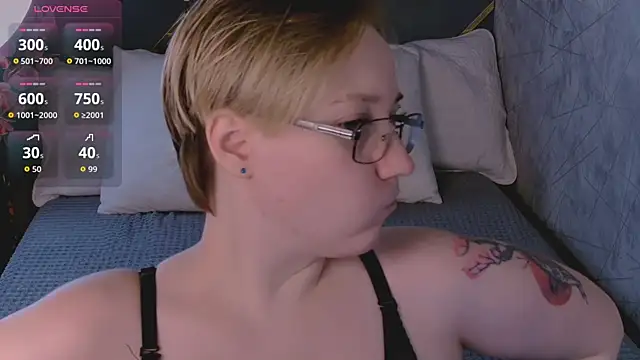 Snapshot of AlexandraGreen chatting on July 30, 9:14 pm AlexandraGreen online show from July 30, 9:14 pm