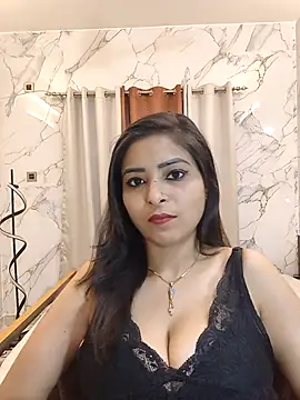 QUEEN-ADITI online show from February 26, 6:07 pm
