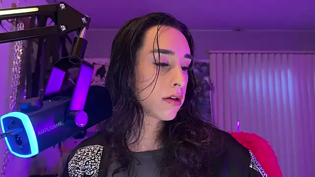 xoFrankie online show from April 12, 1:32 am