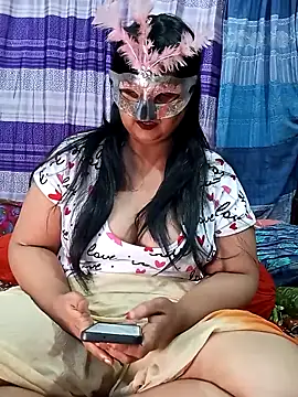 Snapshot of Tanisha-Chy chatting on April 29, 5:41 pm Tanisha-Chy online show from April 29, 5:41 pm