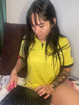 Snapshot of saraycat_ chatting on October 16, 1:56 pm saraycat  online show from October 16, 1:56 pm