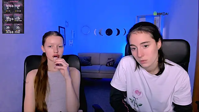 khloebeauty online show from November 19, 8:20 pm