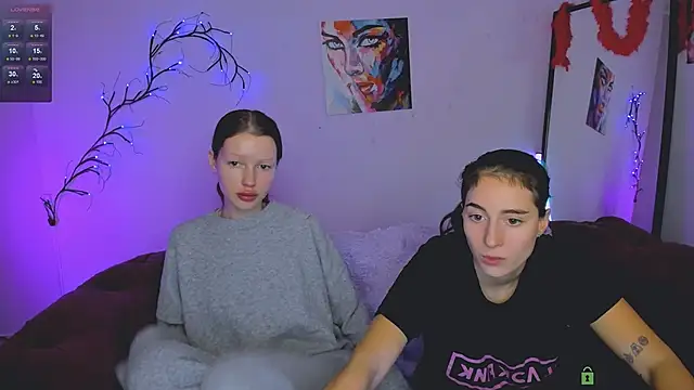 khloebeauty online show from December 5, 8:05 pm