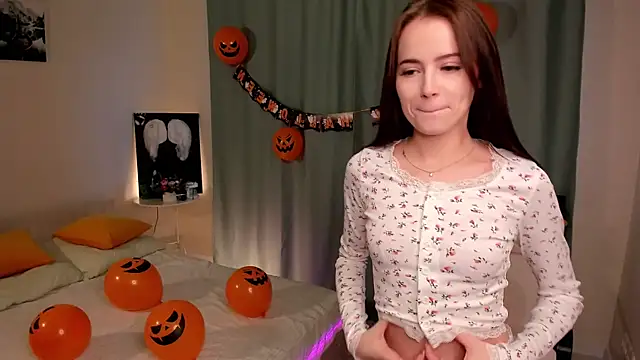 Chloeee4200 online show from October 27, 12:53 pm