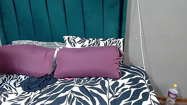 Snapshot of SexyDoll25x chatting on September 24, 12:52 pm SexyDoll25x online show from September 24, 12:52 pm