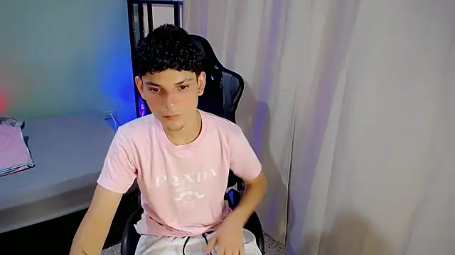 dilan hott  online show from September 30, 8:14 pm