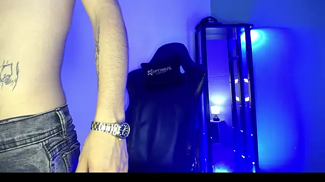 dilan hott  online show from January 6, 3:49 pm