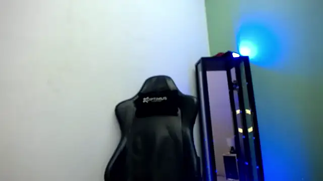 dilan hott  online show from January 14, 8:47 pm