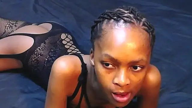 Snapshot of BetzLeexoxo chatting on February 3, 6:35 pm BetzLeexoxo online show from February 3, 6:35 pm