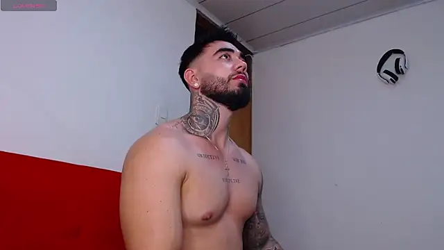 tommyblessd1 online show from October 28, 5:55 am