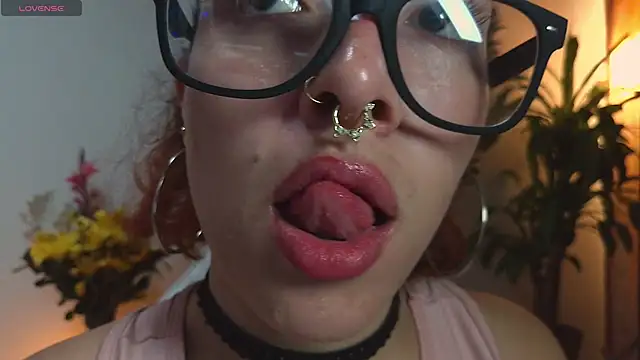 Snapshot of bri_von_dhara__ chatting on June 11, 4:38 pm bri von dhara online show from June 11, 4:38 pm