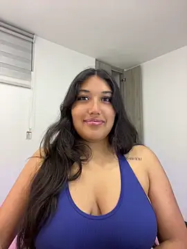 Snapshot of SharaRous chatting on May 10, 9:42 pm SharaRous online show from May 10, 9:42 pm