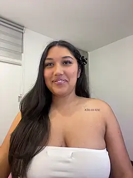 Snapshot of SharaRous chatting on May 30, 1:25 am SharaRous online show from May 30, 1:25 am