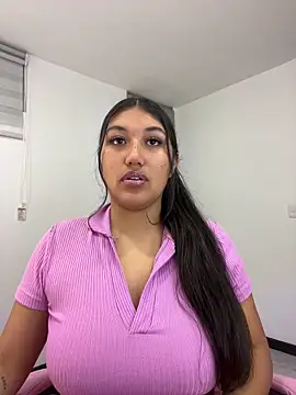 Snapshot of SharaRous chatting on June 7, 12:59 am SharaRous online show from June 7, 12:59 am