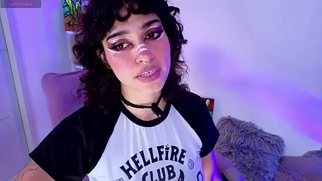 Snapshot of UvaMamacita chatting on May 11, 11:13 pm UvaMamacita online show from May 11, 11:13 pm